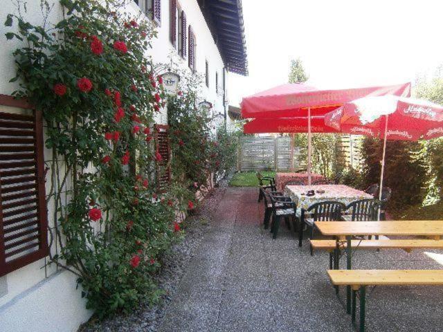 Landgasthof Oberlander Кирхбихл Екстериор снимка